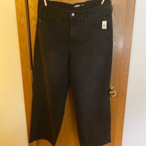 Extra High Waisted, Wide Leg, Cut Off Black Jean